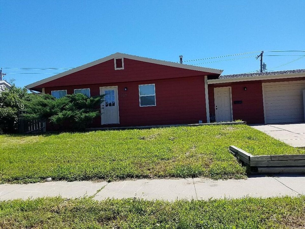 Charming Single Family Home - Charming Single Family Home