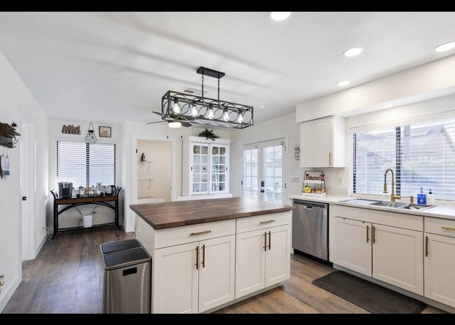 Photo - Fully Furnished Executive Rental in Las Vegas | Adjacent to Premier Golf Course | Pre-Leasing for...