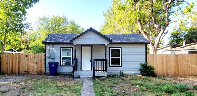 Photo - 1221 Stanford St