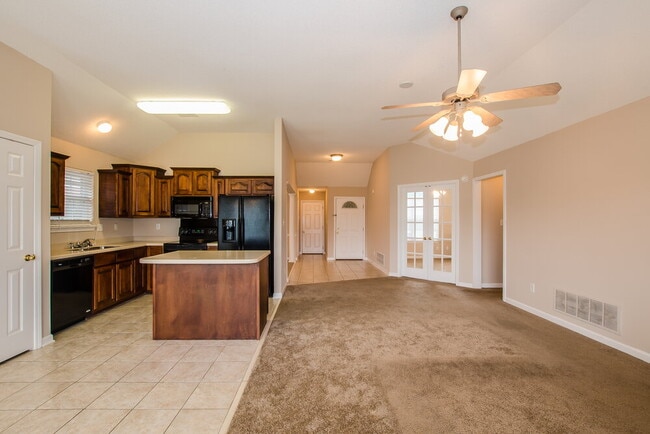 Photo - 938 Classic Cove