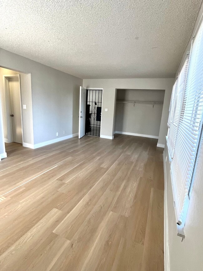 Photo - 1101 W 45th St Unit 12