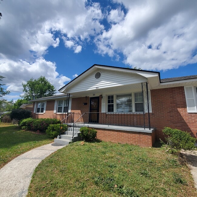 Photo - 301 W Lakeside Ave