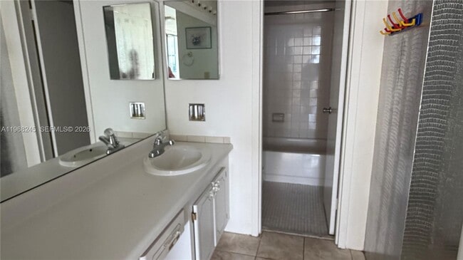 Photo - 20100 W Country Club Dr Unidad 807