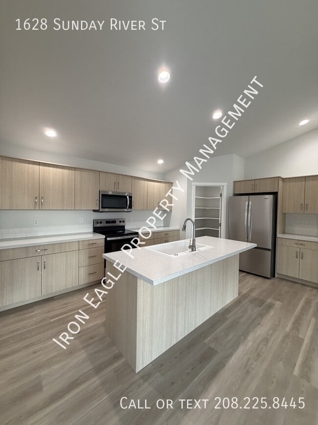 1628 Sunday River St