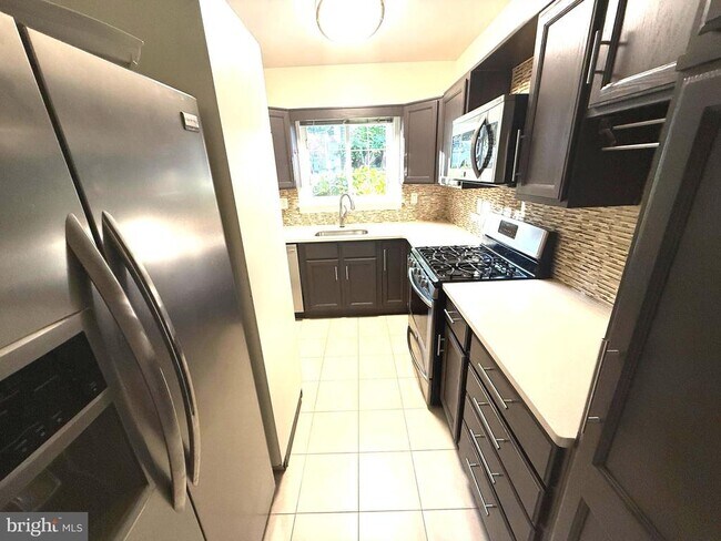 Photo - 1608 Mt Eagle Pl
