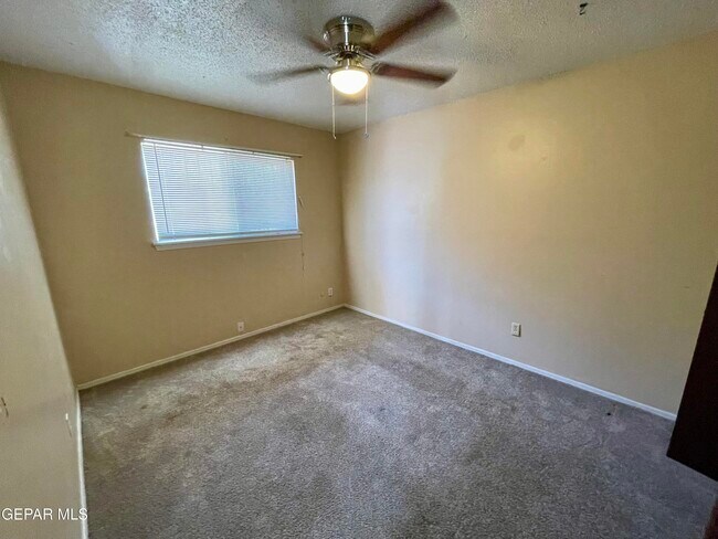 Photo - 8638 Mettler Dr