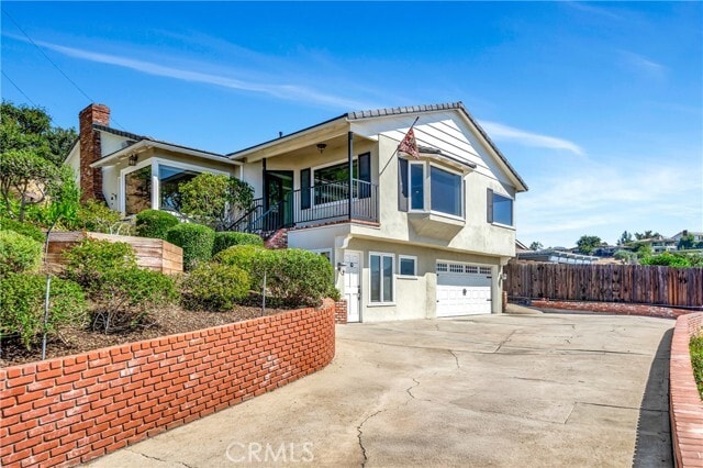 Photo - 909 Cavanagh Rd