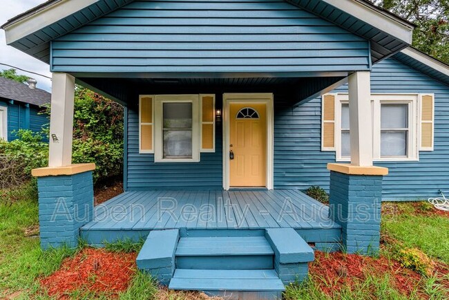 Photo - 1973 Battle Row