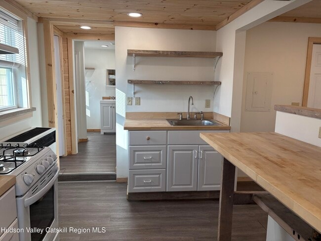 Photo - 18 Market St