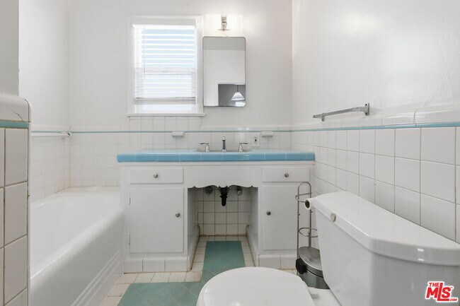 Photo - 111 N Harper Ave Unit 1/2