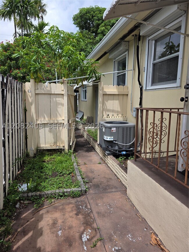 Photo - 1843 Wiley St Unit 1