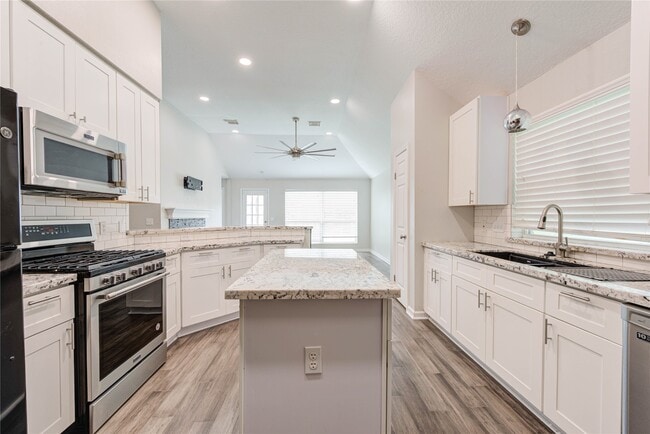 Photo - 20819 Grenoble Ln