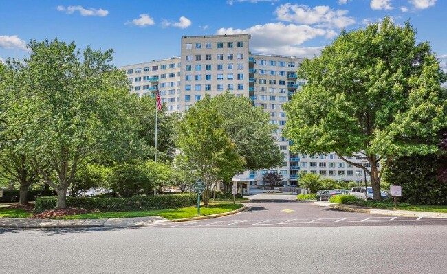 Photo - 10500 ROCKVILLE Pike Condo Unit 1507