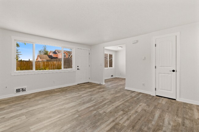 813 Woodford Ave N Unit 2