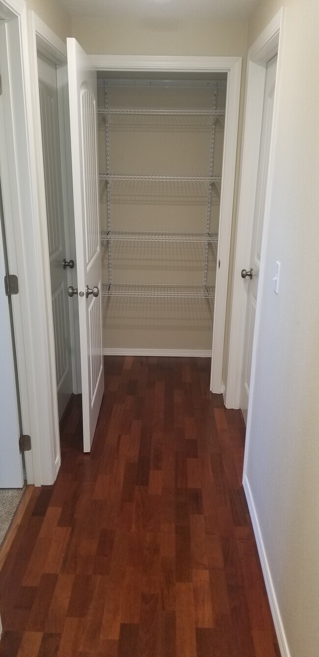 3839 W Prairie Ave Unit 2 bed 2 bath Apartment Hayden w/storage