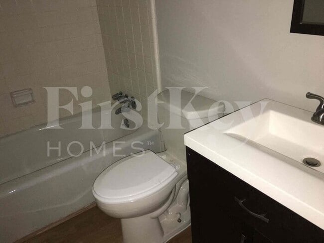 Photo - 965 Sugar Creek Dr SE