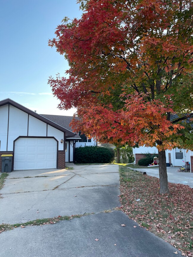 3715 Clover Cir Townhome For Rent in Lincoln, NE