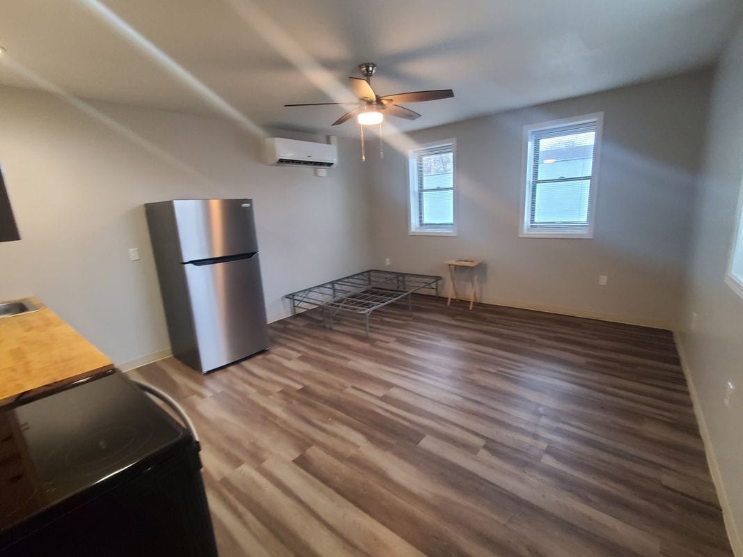 Photo - 643 Washington St