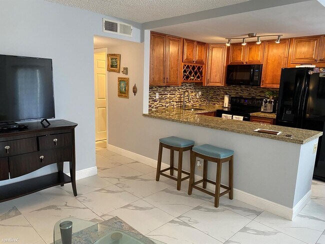 Photo - 2 br, 2 bath Condo - 579 Normandy M