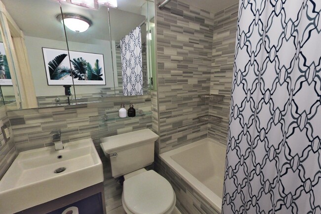 Photo - 350 W 21st St Unit 1