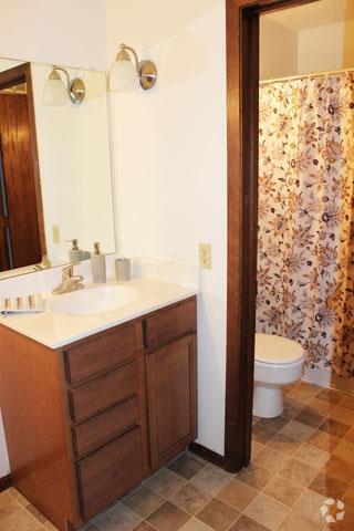 Bathroom - Salem Green