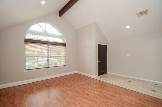 Photo - 2819 Pineleaf Dr