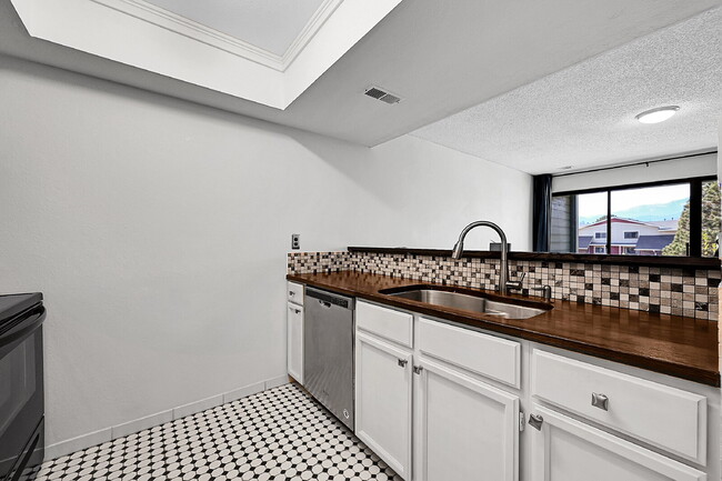 Photo - $1,550.00, 1 bed, 1 bath located in Colorado Springs. Unit Apt 201