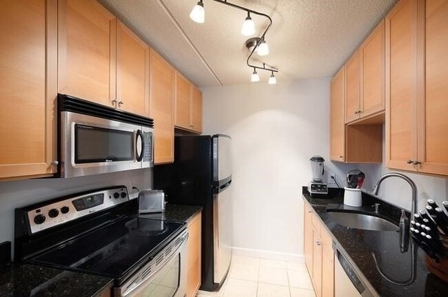 Photo - 108 Peterborough St Unit PHN