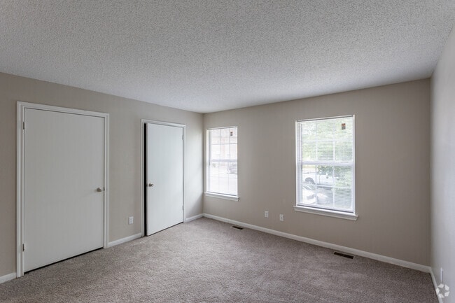 2BR, 2BA - 1,098SF - Secondary Bedroom