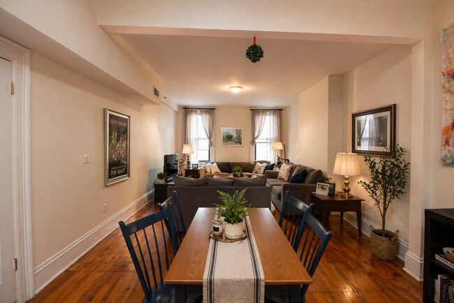 Building Photo - 209 Washington St Unit 4