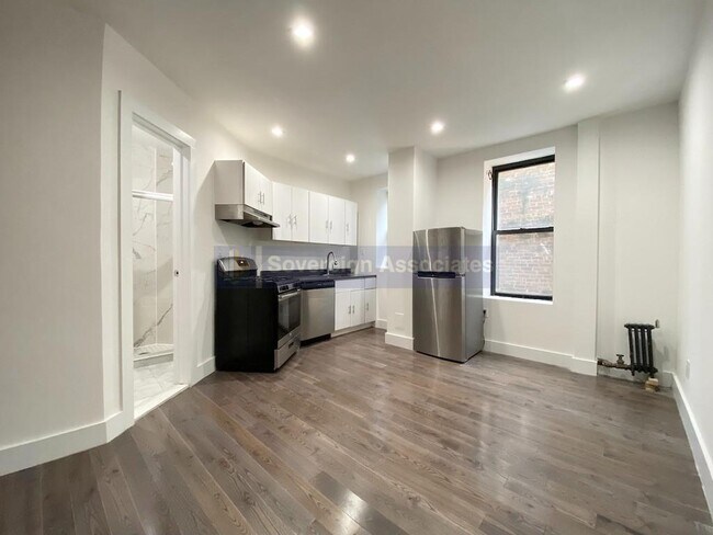 Building Photo - 3620 Broadway Rental