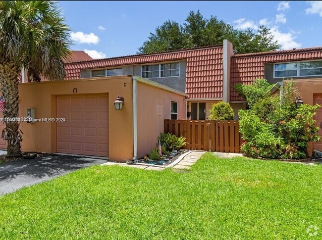 Building Photo - 8605 NW 35th Ct Rental