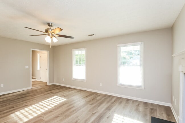 Photo - 483 Rhett Dr