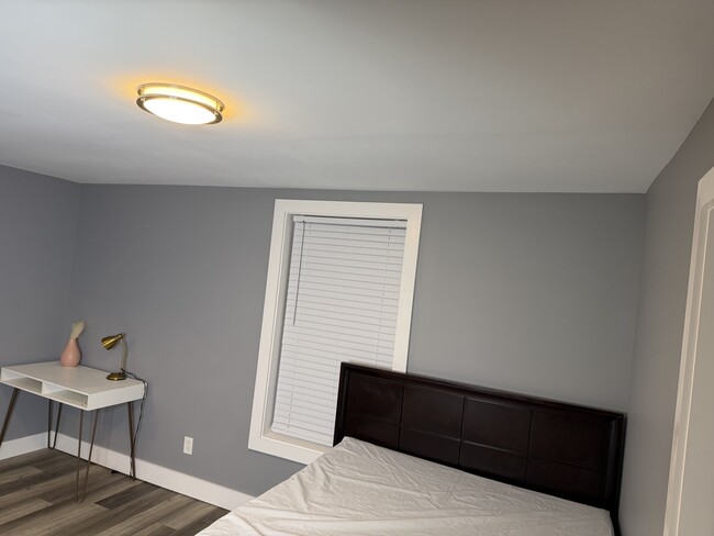 Photo - 1615 Dora St