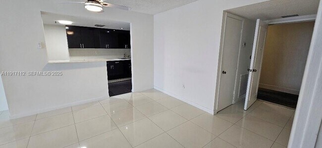 Photo - 18021 Biscayne Blvd Unit 402