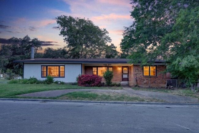 Photo - 4400 Hodgkins Rd