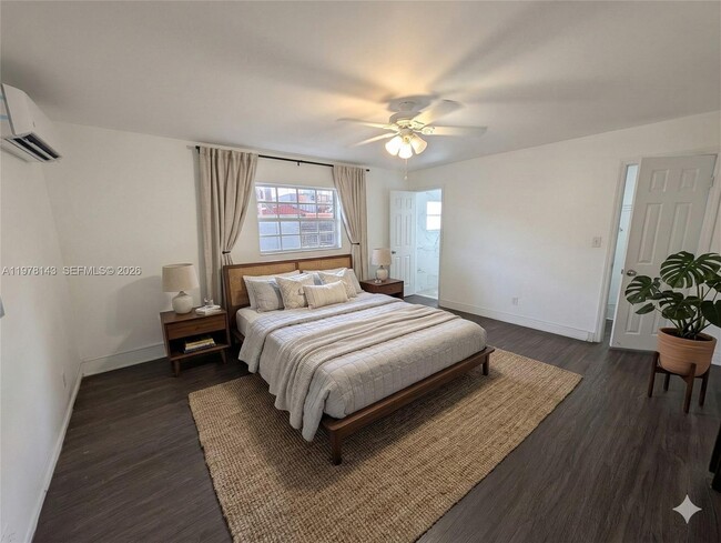 Photo - 232 SW 23rd St Unit 1-3