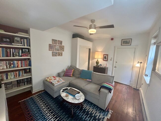Building Photo - 930 N 5th St Unit #1R