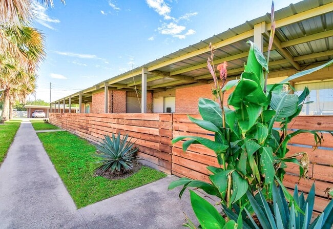 Laguna Shores Apartments - Laguna Shores Apartments