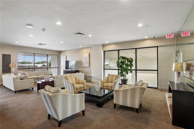 Photo - 300 Lake Marina Ave Unidad 4A
