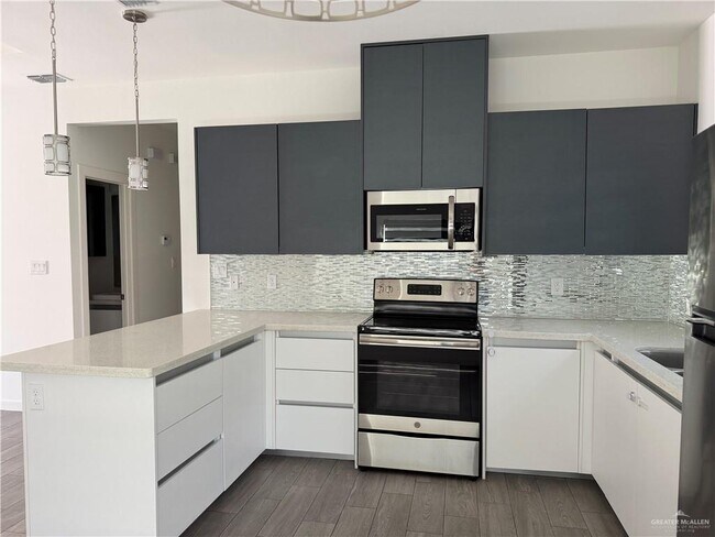 Photo - 10 West Dr Unit 1