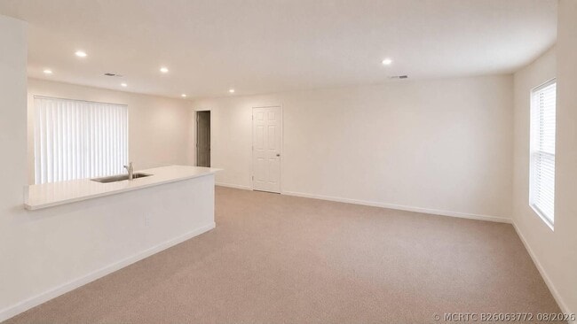 Photo - 902 SW McCracken Ave