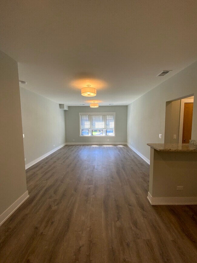 Building Photo - 1143 Maple