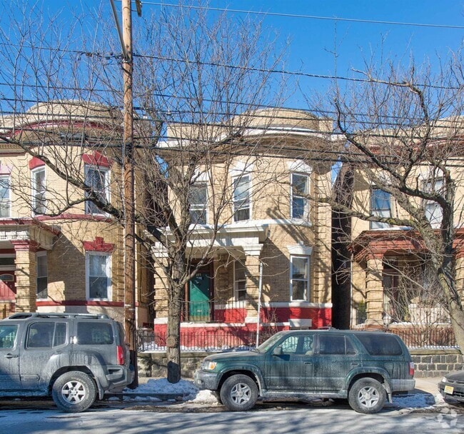 Building Photo - 277 Palisade Ave Unit 2 Rental