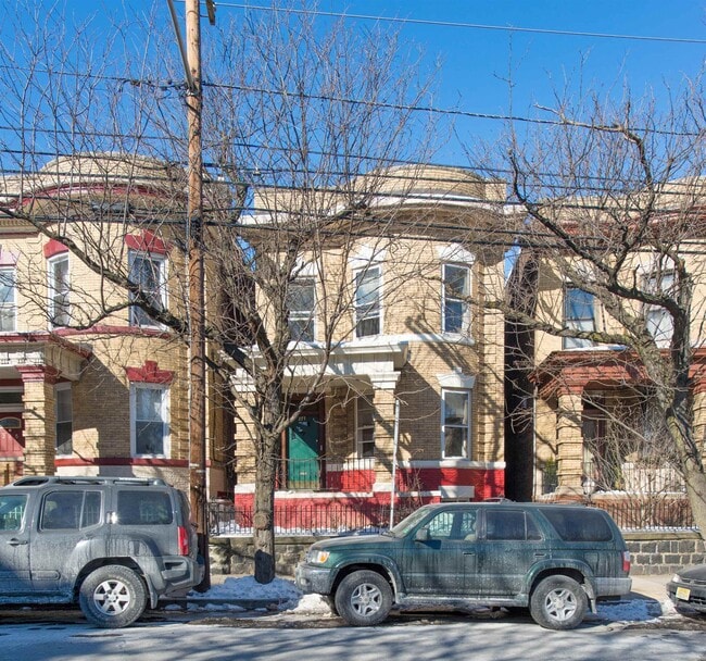 Building Photo - 277 Palisade Ave Unit 2 Rental