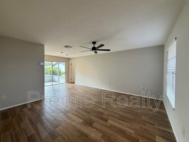 Photo - 1624 Heather Pl