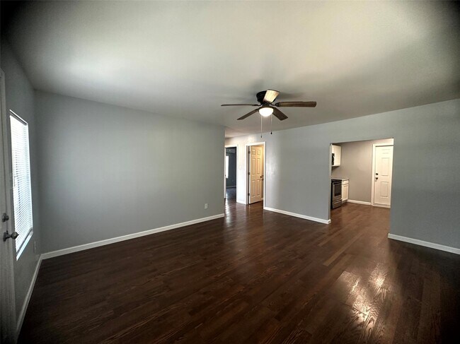 Photo - 127 12th St House