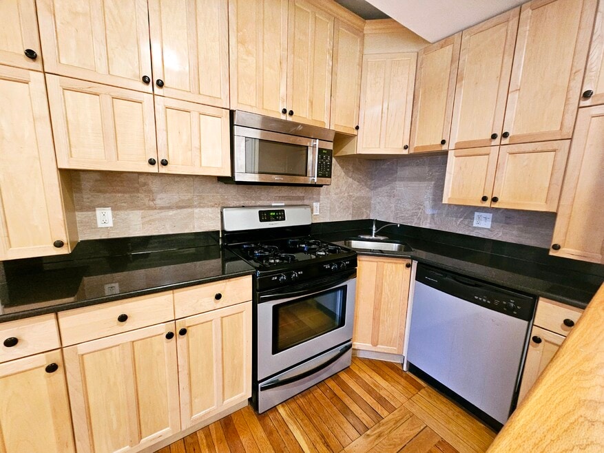 195 Winthrop Rd