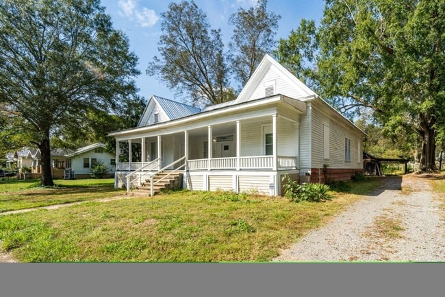 Photo - Talladega Beauty! Renovated 4BR/2BA with Huge Covered Porch