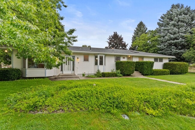 Building Photo - 14715 E 14th Ave Rental